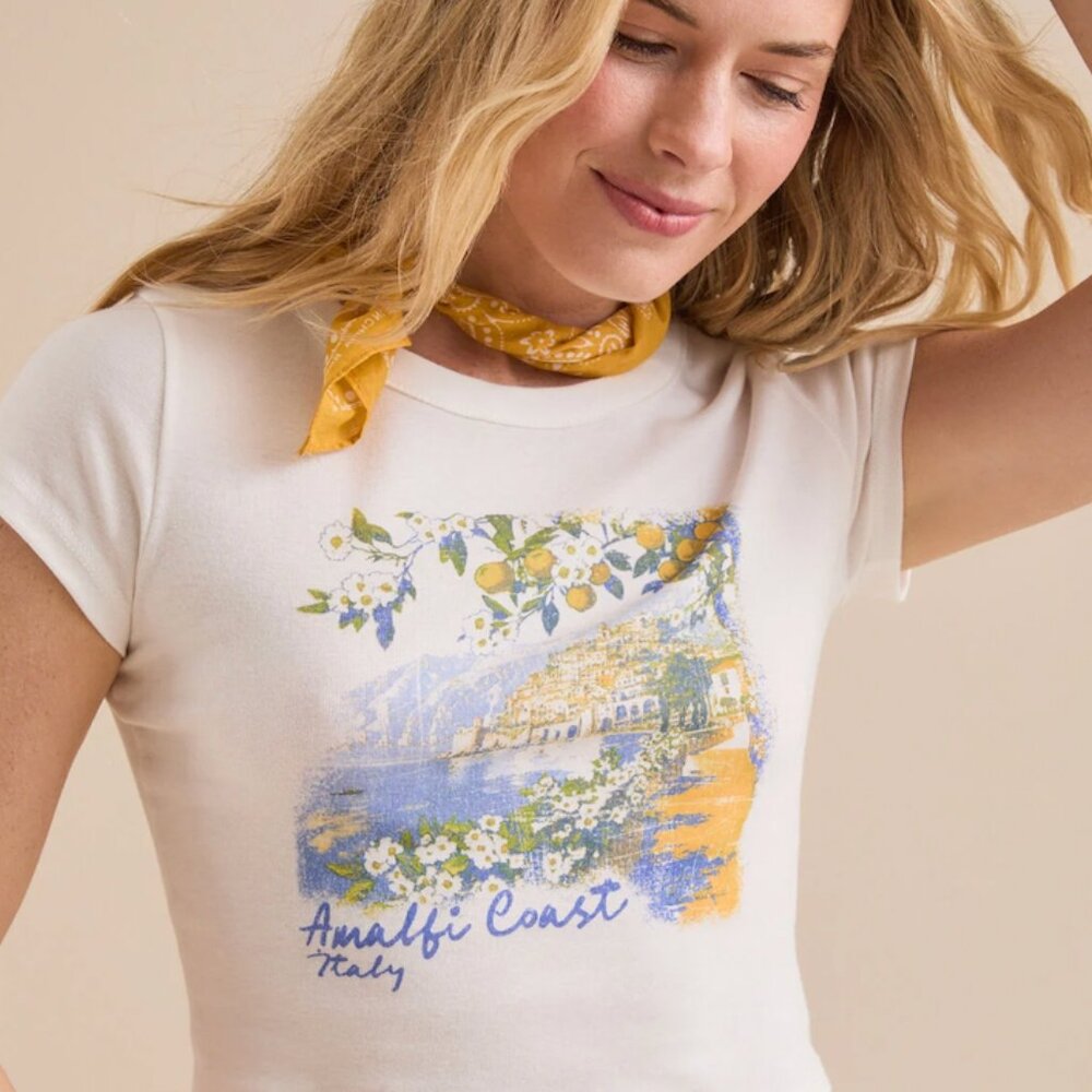 Amalfi Coast Altar'd State Top in a Small